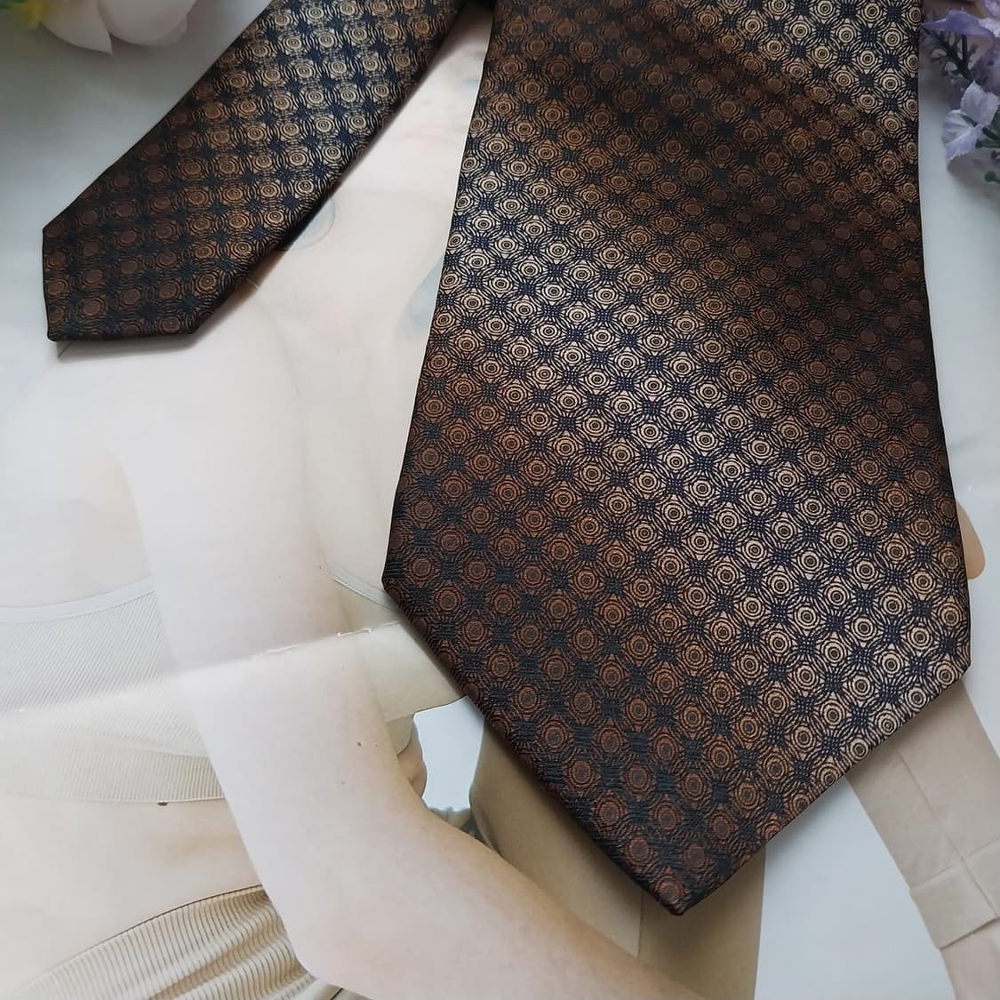 DKNY 실크 브라운 기하 패턴 넥타이 9.5cm A+등급 K1288
 상품이미지4