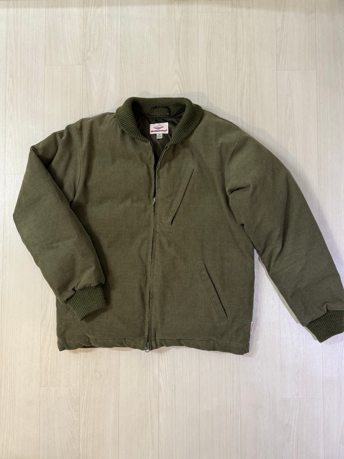 Battenwear 바튼웨어 올리브 색상 코듀로이 다운자켓 상품이미지1