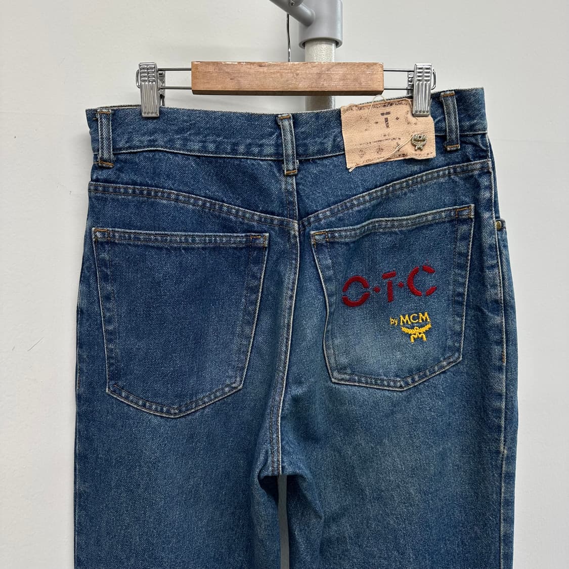 MCM O.T.C 엠씨엠 자수 디테일 이태리 진 데님 청바지  상품이미지6