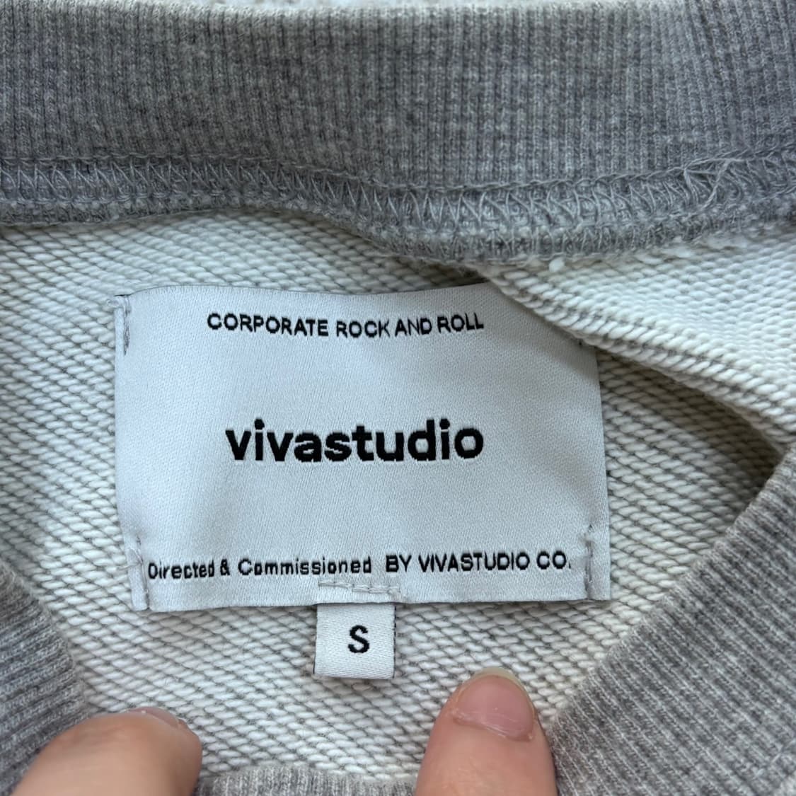 S 비바스튜디오 스몰로고 맨투맨 티셔츠 0429E 상품이미지3