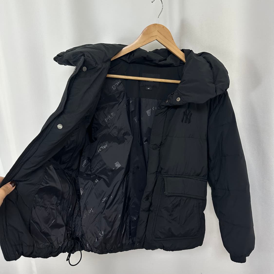   MLB 여자 가벼운 덕다운 패딩 검정 XS 85 상품이미지7