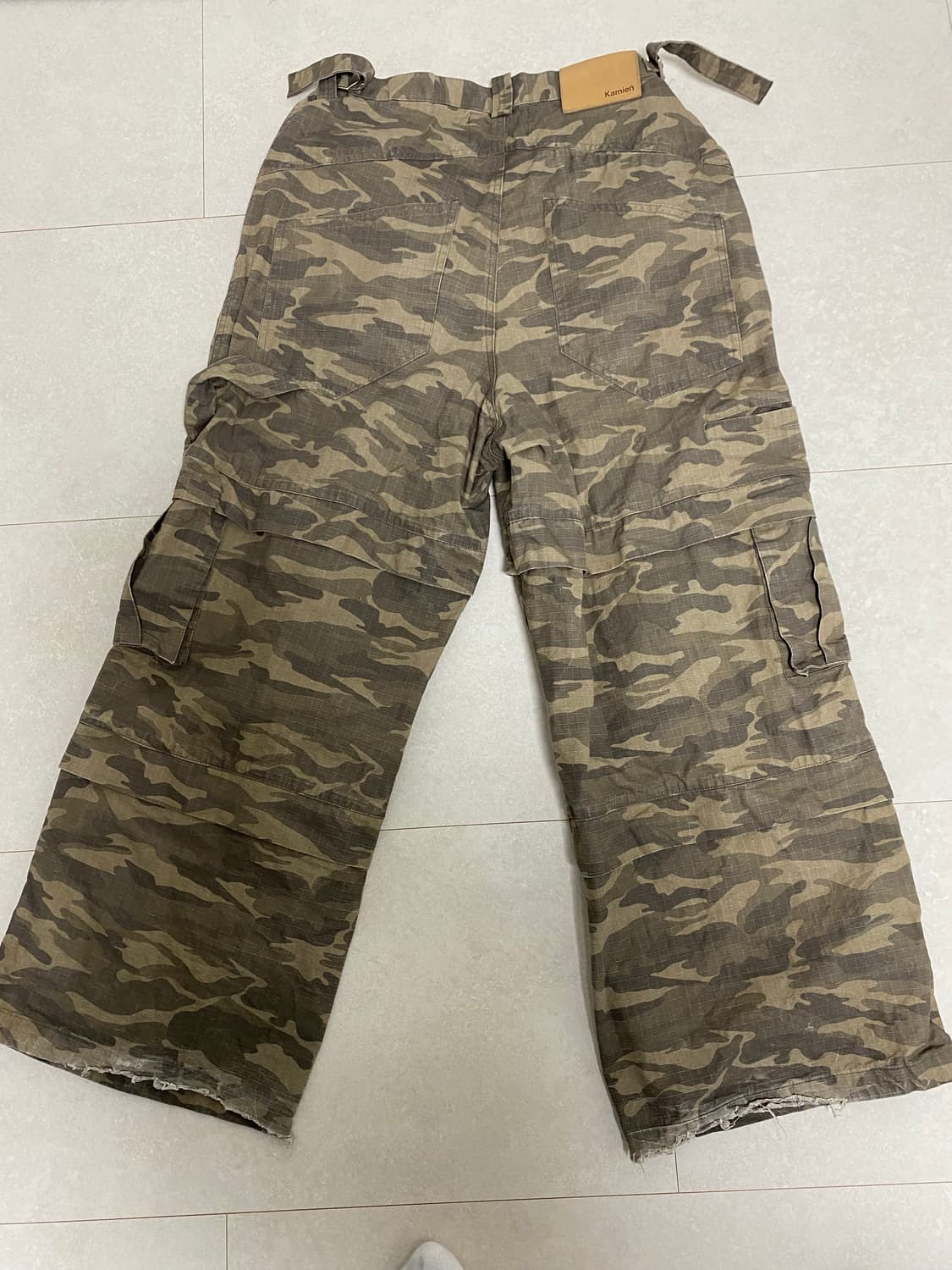 카미엔 타이탄 배기팬츠 크림카모(m)팝니다 상품이미지2