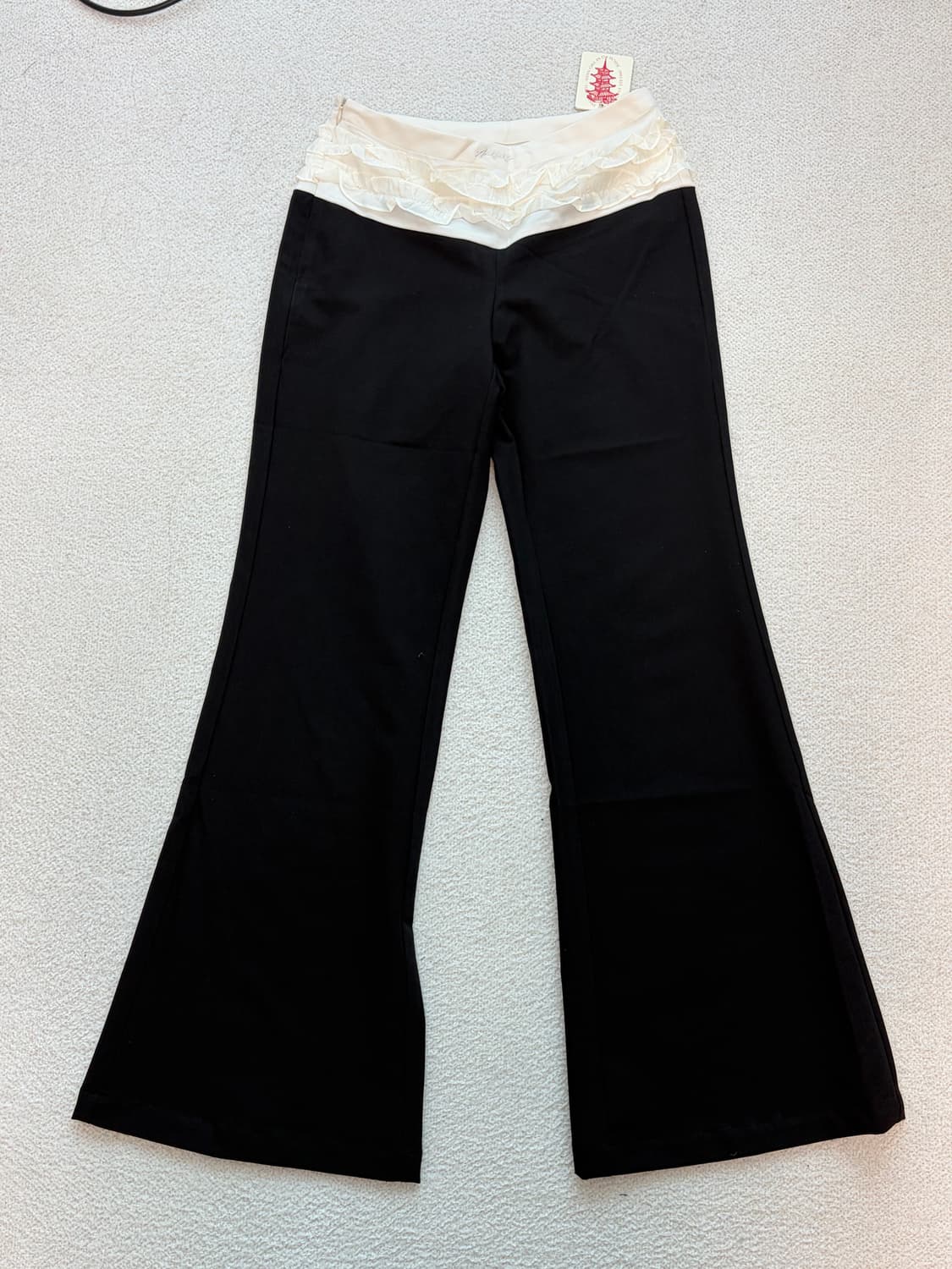 Ariseism Ollie pants 로우라이즈 프릴 부츠컷 슬랙스 상품이미지3