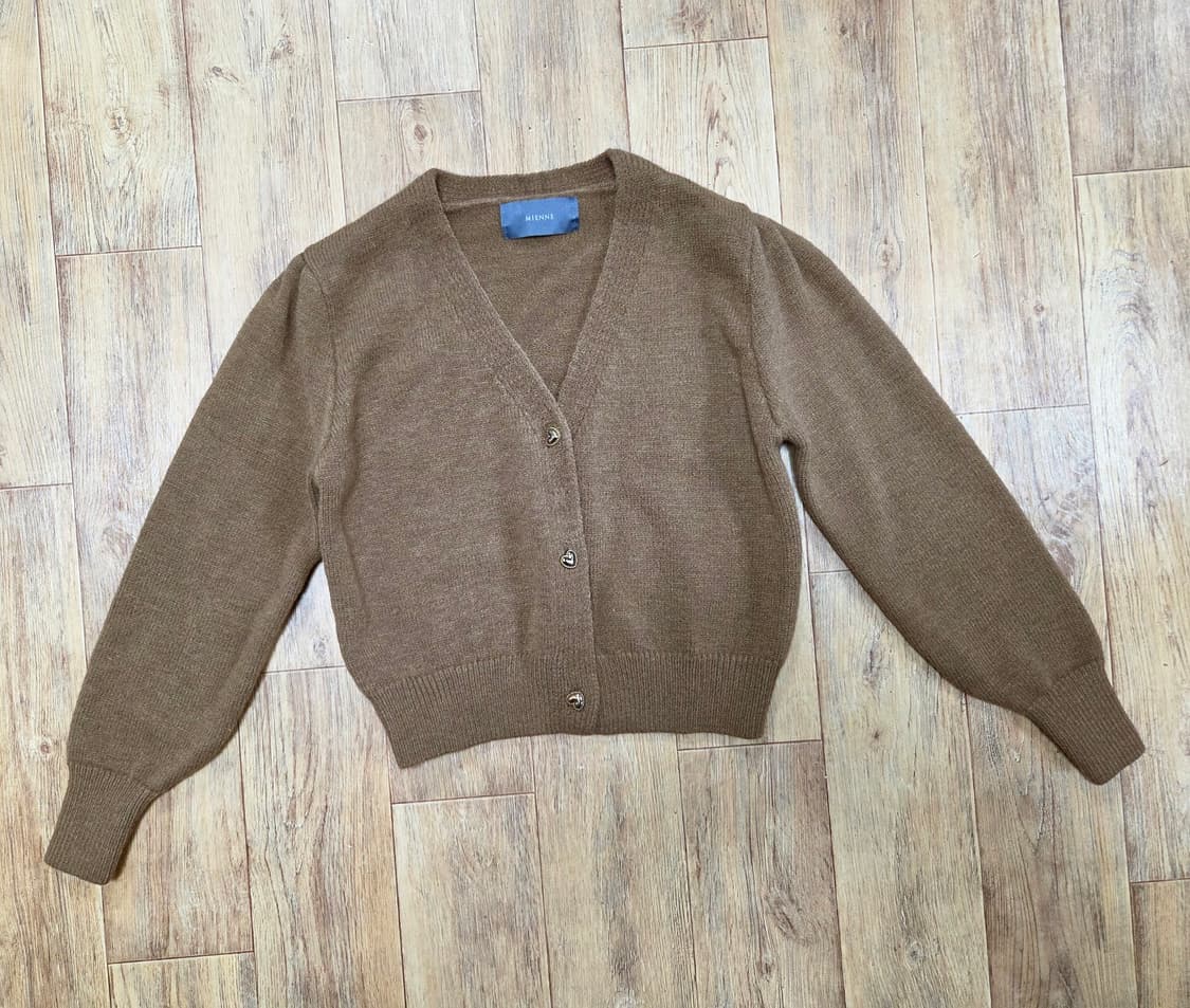 미엔느(MIENNE) 하트버튼 니트가디건 프리사이즈 새상품 상품이미지1