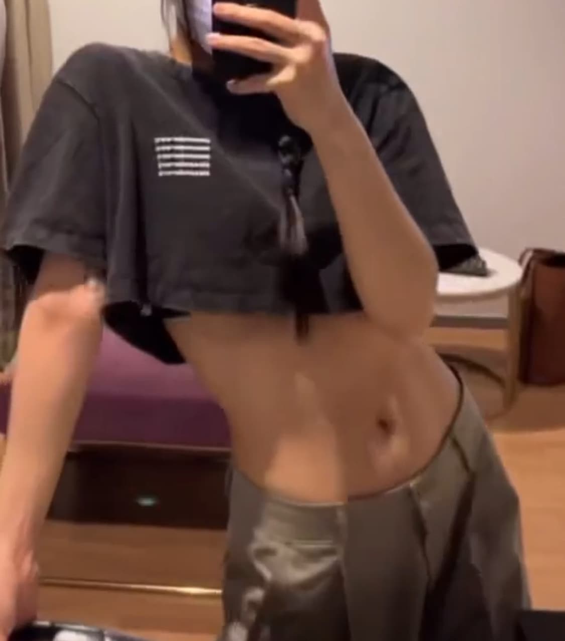 알렉산더왕 로고 크롭 티셔츠 상품이미지2