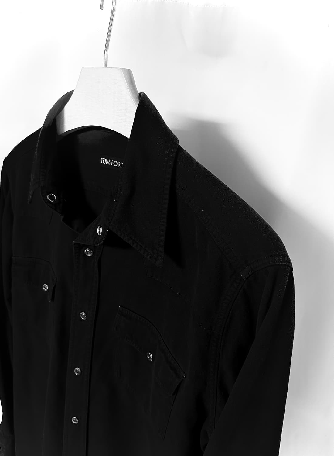 TOM FORD “ Western 블랙 워시드 셔츠 상품이미지2