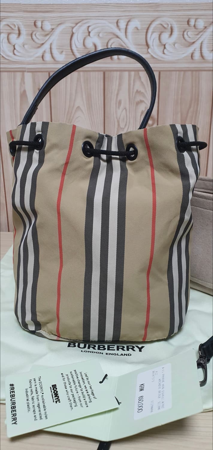 버버리 포이베 버킷백/크로스백 새상품급 정품(감정O) 상품이미지3