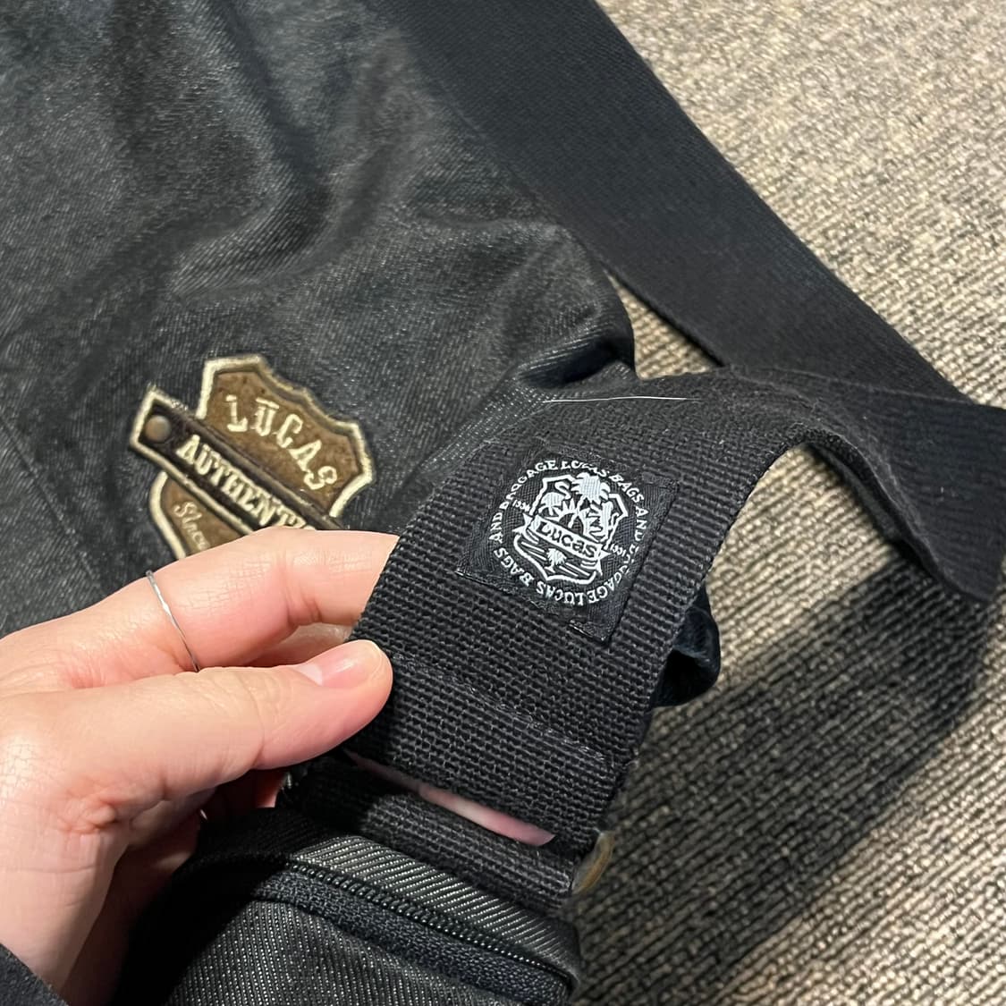 루카스 y2k 흑청 데님 크로스백 상품이미지4