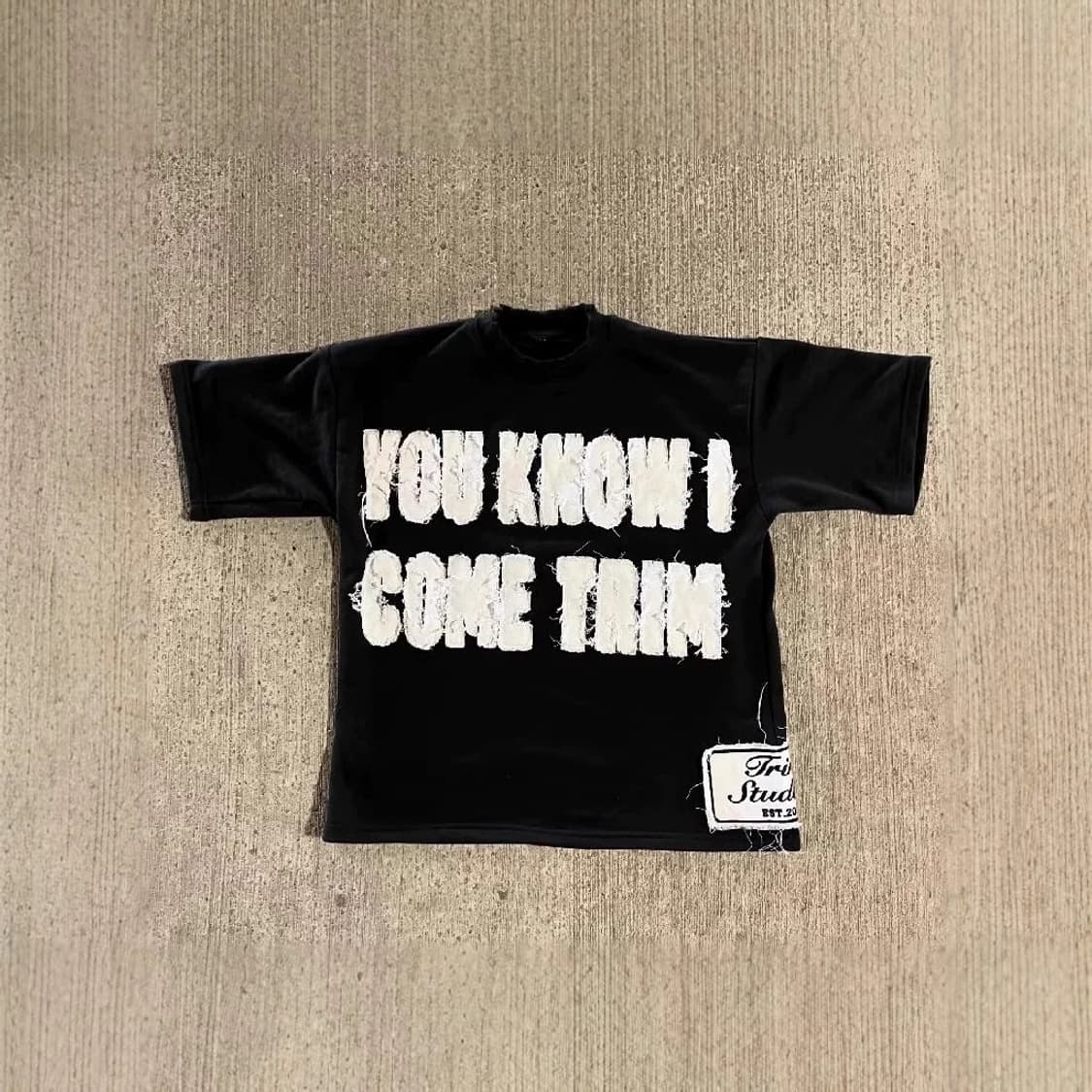 디스트로이드 레터링 패치 반팔 티셔츠 상품이미지1