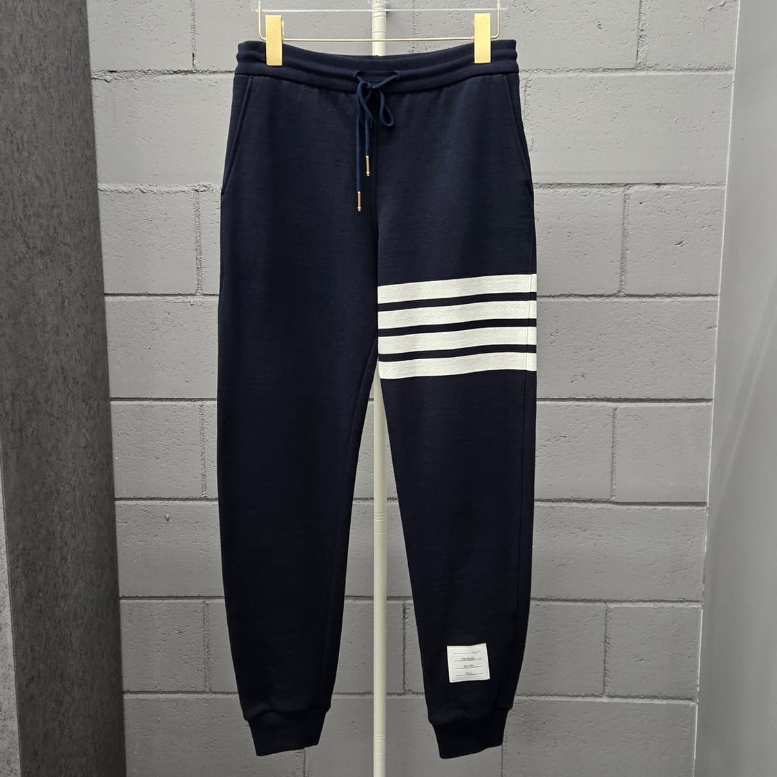 톰브라운 4BAR 트레이닝 조거팬츠 0사이즈 상품이미지2