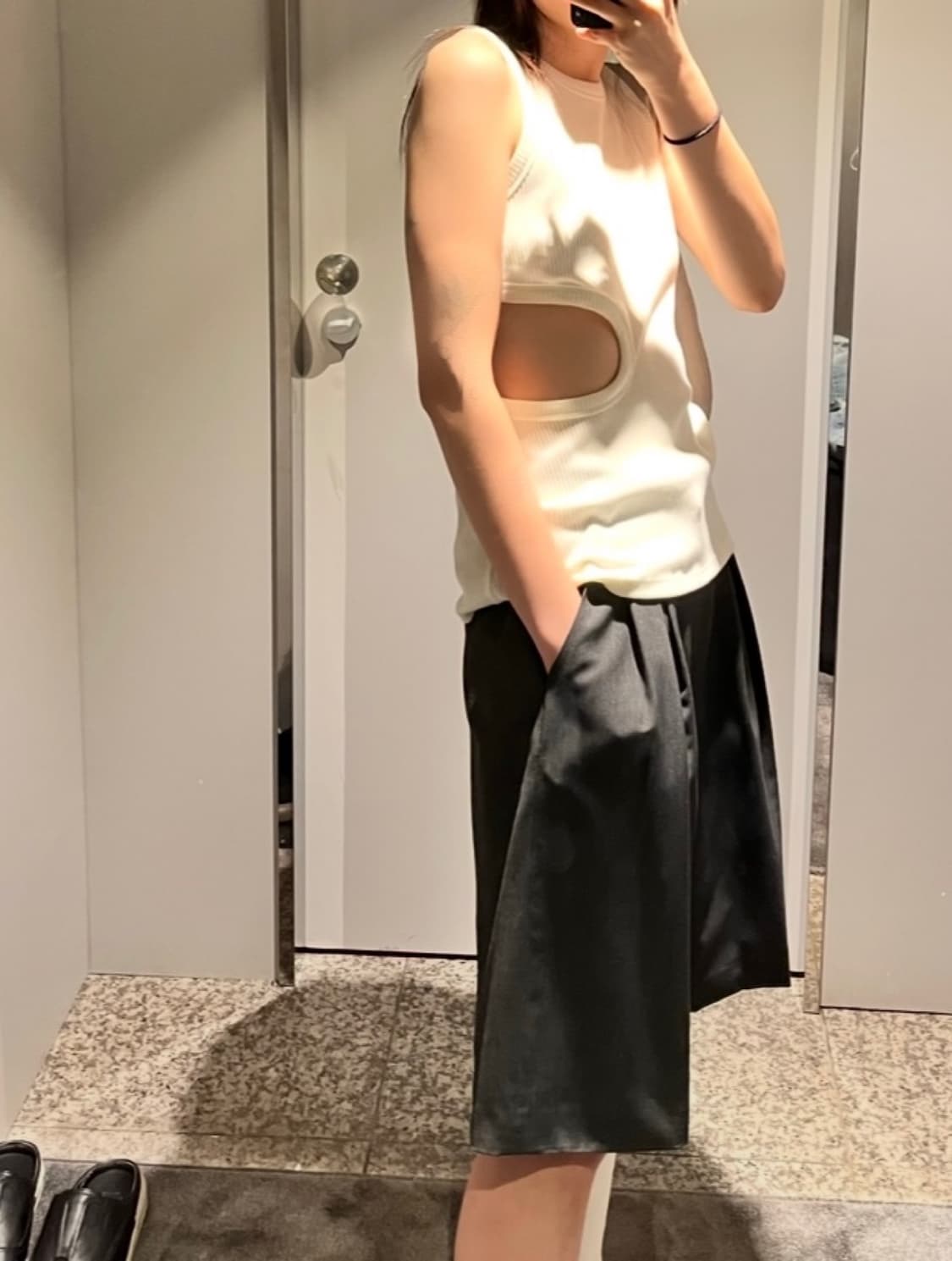 렉토 컷아웃 탱크탑 상품이미지3