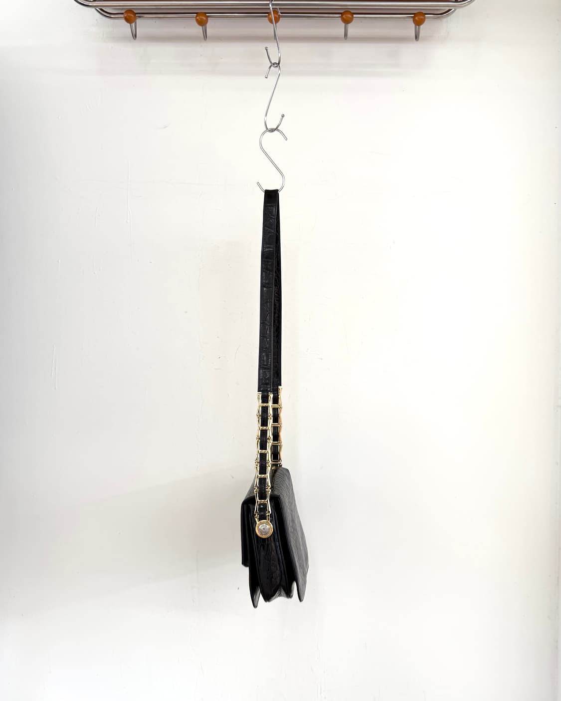 베르사체 펄라 에스페라 크로커다일 엠보스드 숄더백 상품이미지3