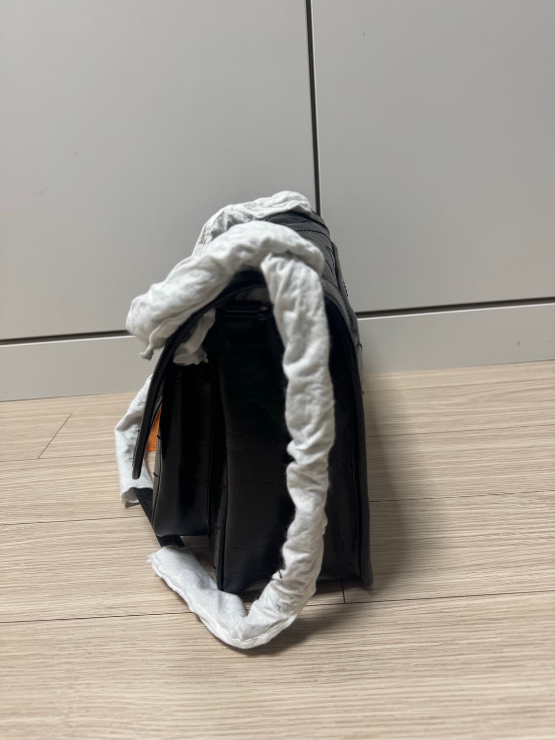 생로랑 니키백 미디움 블랙 실버체인 상품이미지5