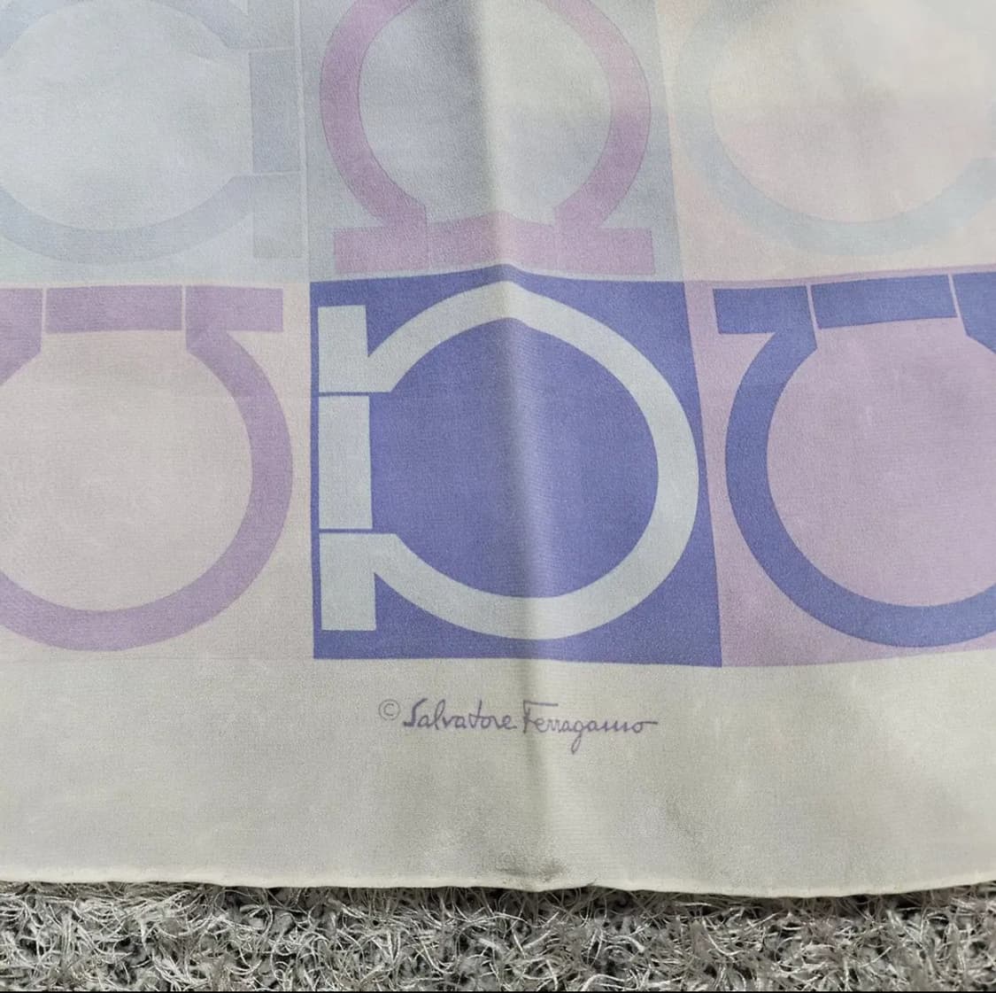 페라가모 실크 스카프 상품이미지4