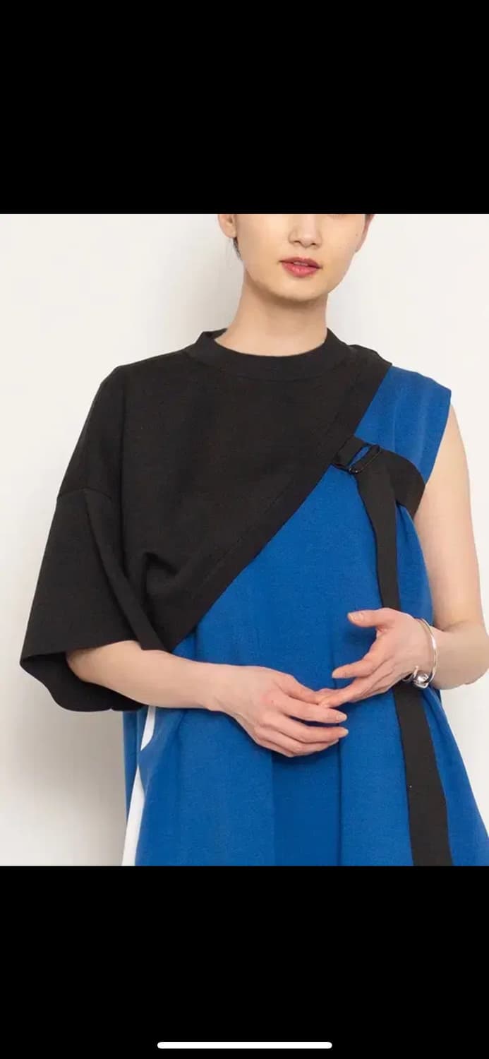 Hyke 하이크 ASYMMETRIC SWEATER TOP 상품이미지7