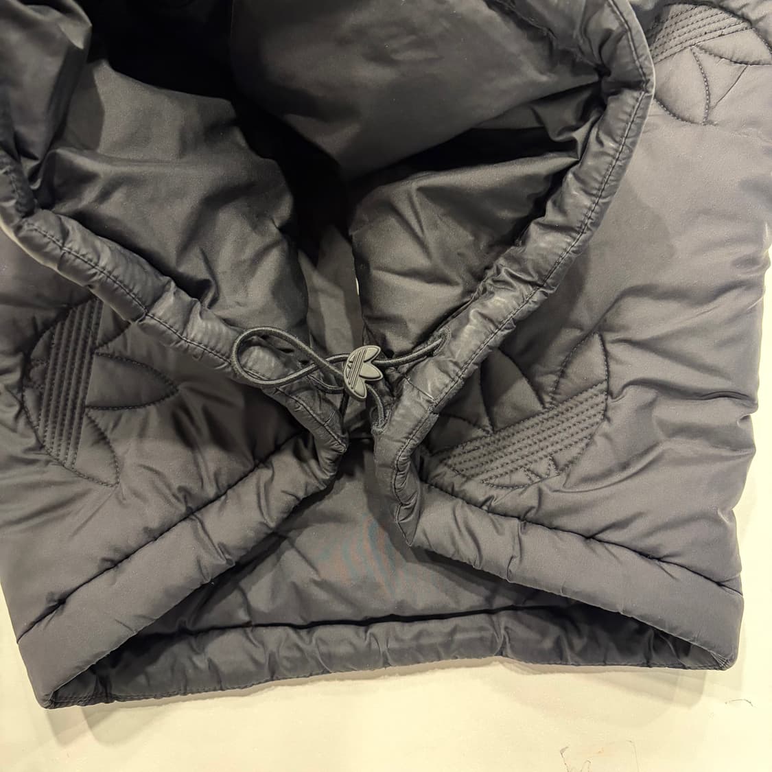 [XL] 아디다스 트레포일 리피트 블랙 패딩 후드 자켓 B560 상품이미지8