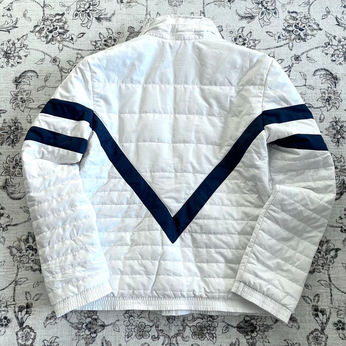 아디다스 프리마로프트 경량 패딩 상품이미지4