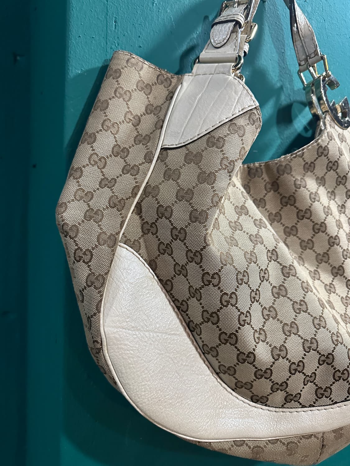 구찌 GG로고 숄더백 상품이미지3