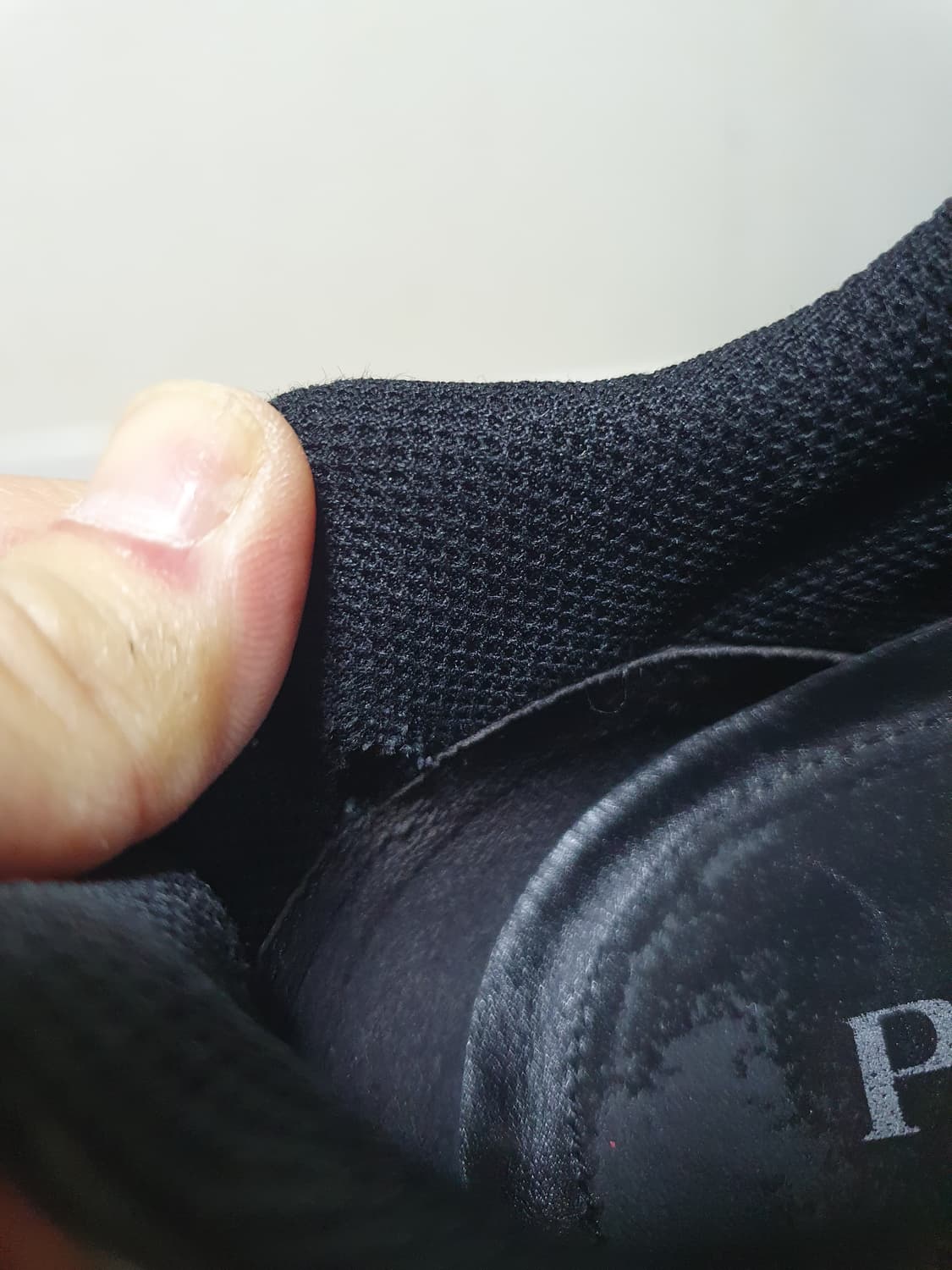 프라다 블랙 레더 스니커즈 270~75 상품이미지9