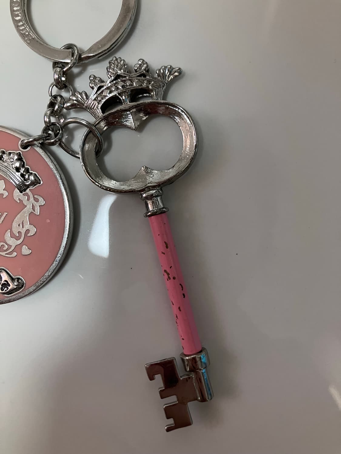 Juicy Couture 키링 참 희귀템 베이비핑크 에나멜 상품이미지2