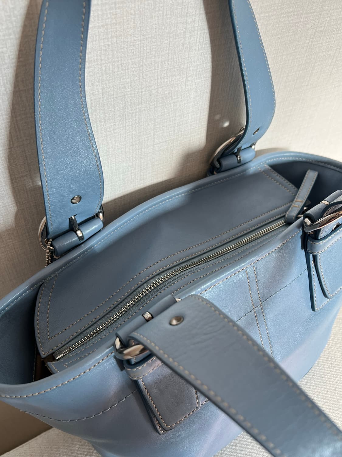 2004년 빈티지 코치 소호 버클 토트백 상품이미지3