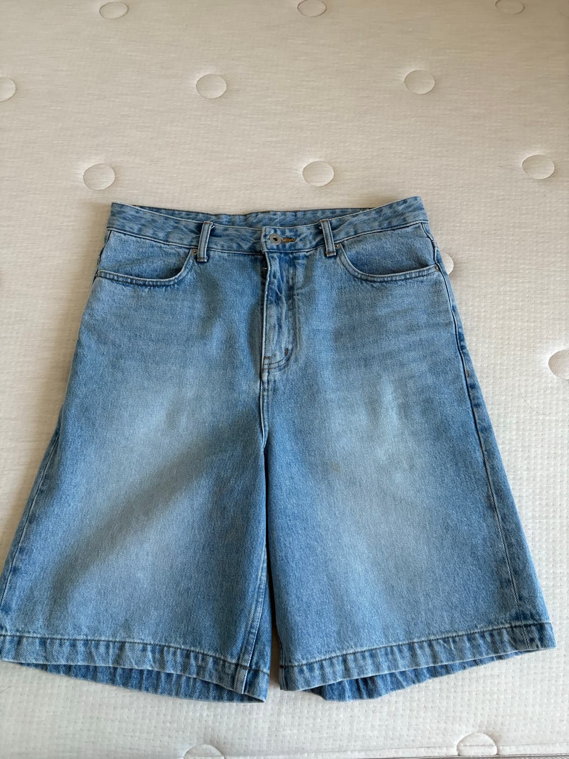 브라운야드 와이드 데님 쇼츠 4 연청 상품이미지1