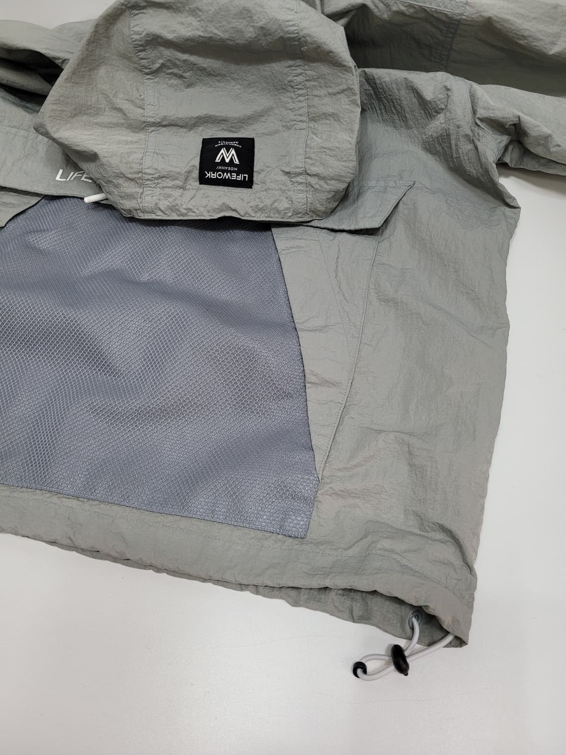 라이프워크 메쉬포켓 후드 아노락 / 남 M (117) 라이트 그레이
 상품이미지6