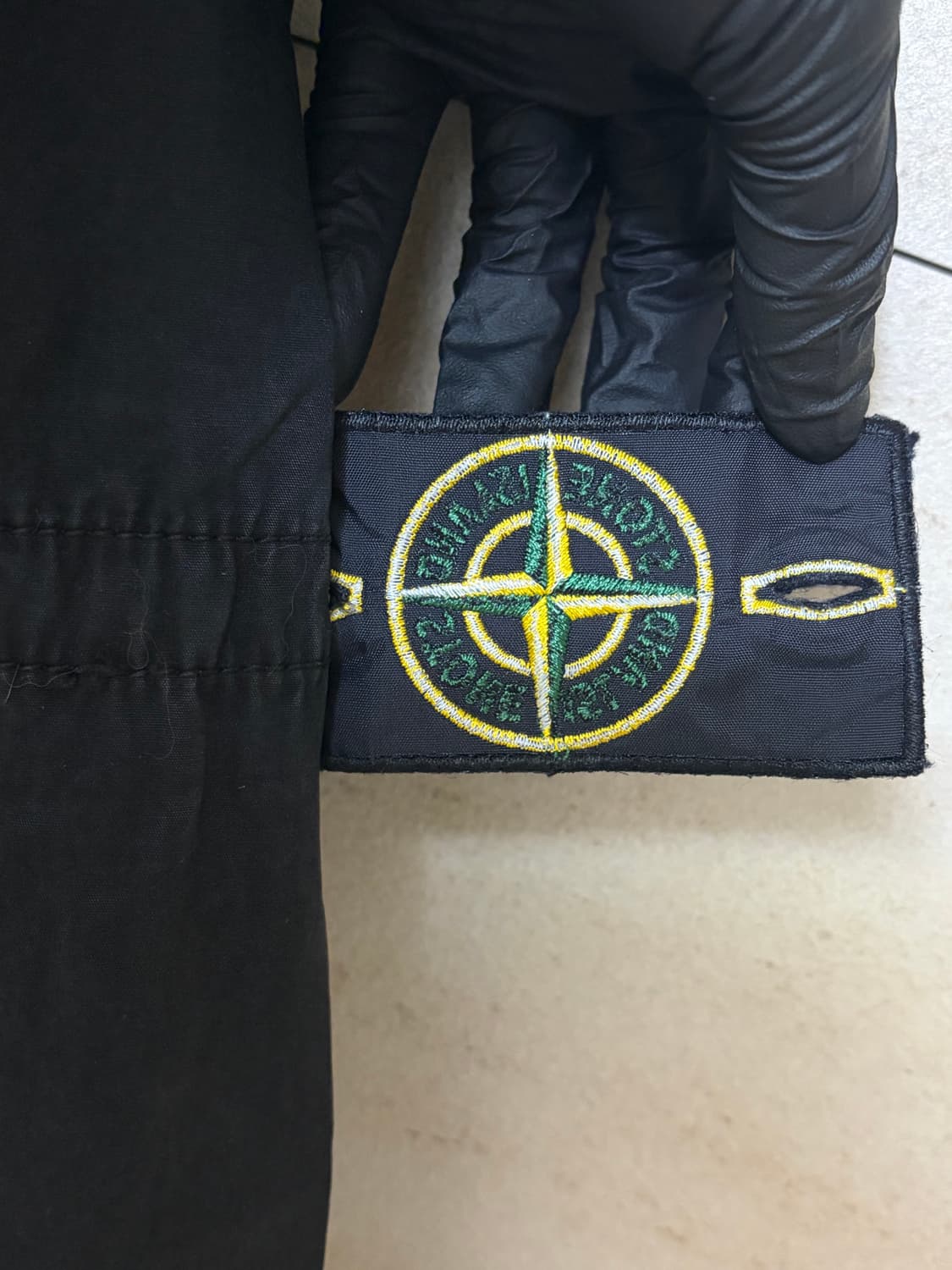 스톤아일랜드 올드이펙트 오버셔츠 블랙 상품이미지4