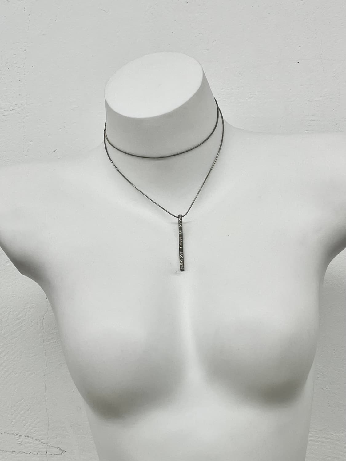 MBMJ 마크바이마크제이콥스 로고 바 네크리스 상품이미지4