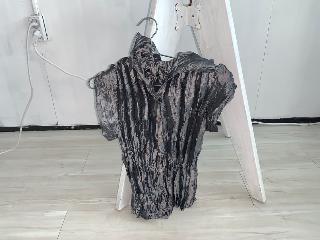 Dark Silver Button Point Pleated Shirt 상품이미지1