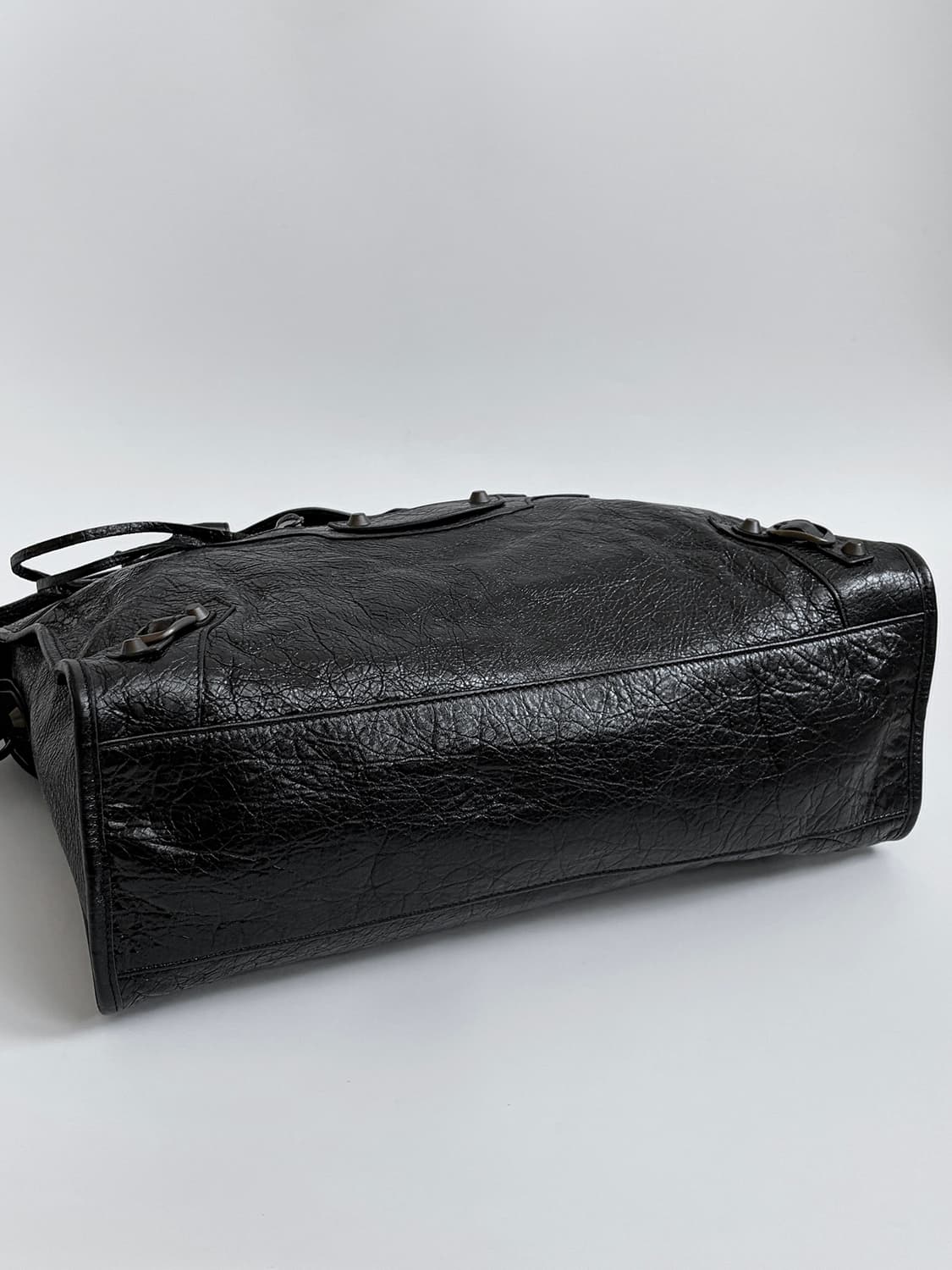 발렌시아가 클래식 시티백 미듐 판매합니다. 상품이미지8