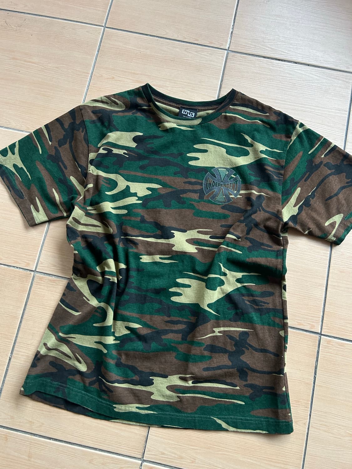 90’s 인디펜던트트럭 카모티셔츠 상품이미지1