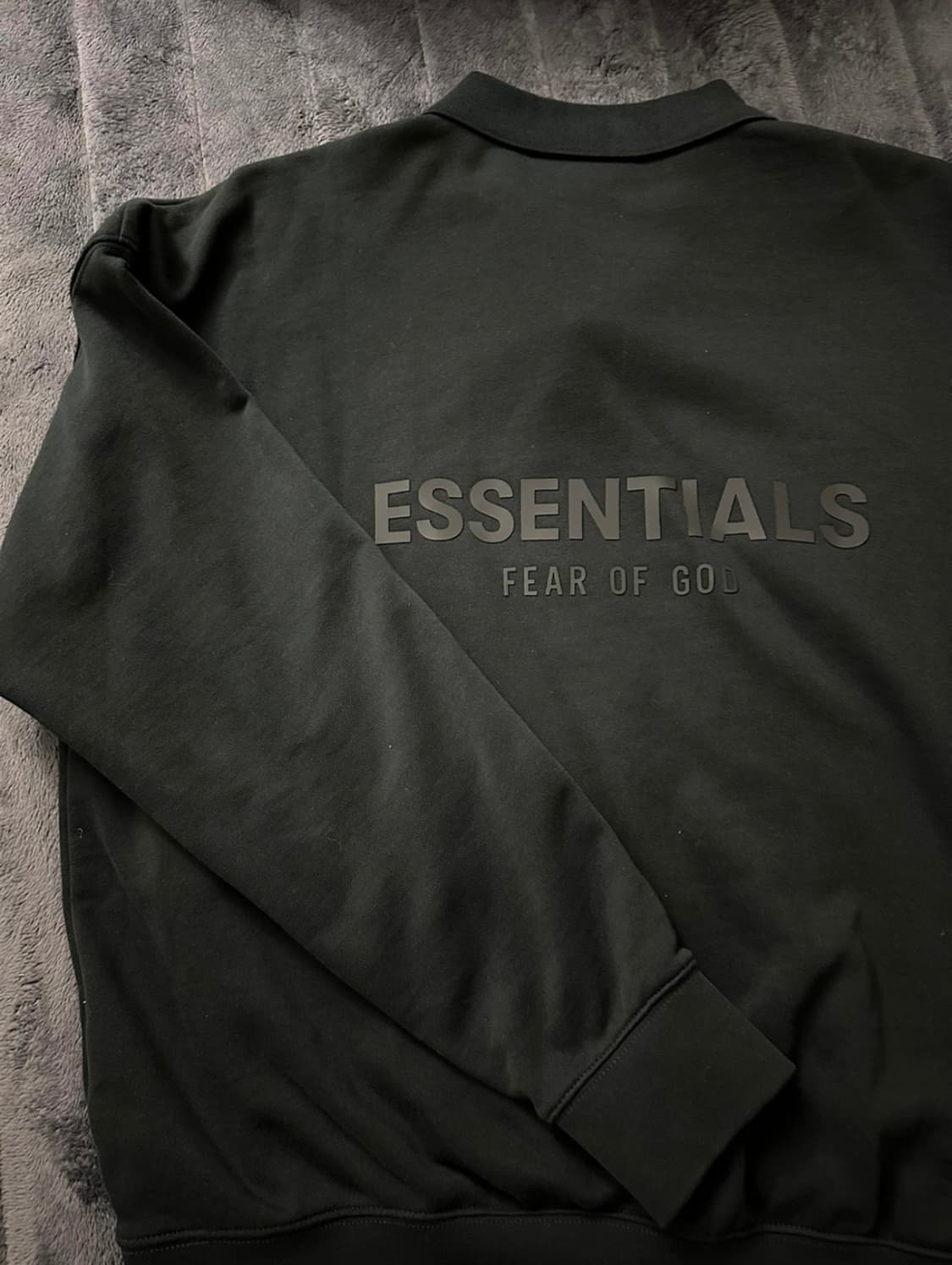 피오갓 롱슬리브 폴로 맨투맨 (뒷판 로고) 상품이미지1