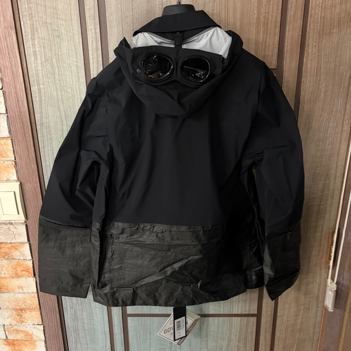 새상품(M)씨피컴퍼니 CP컴퍼니 고어텍스 믹스 고글 자켓 블랙 상품이미지5