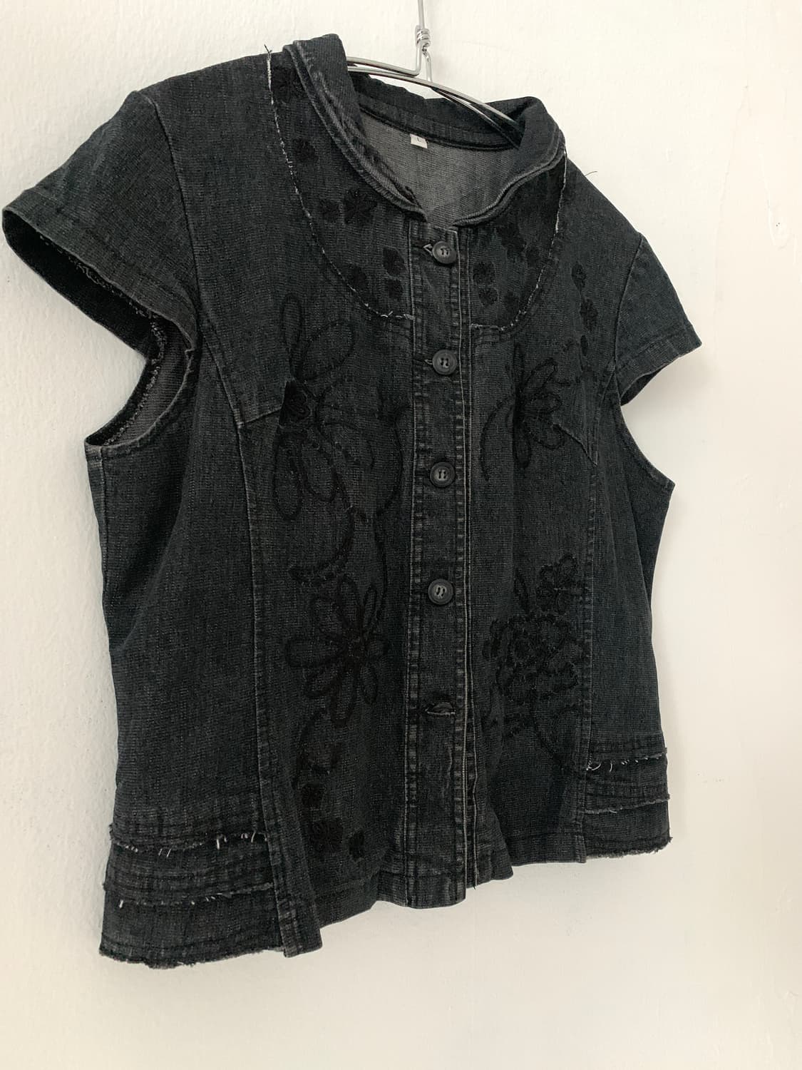 Crochet Detail Dark Wash Denim Vest 상품이미지2