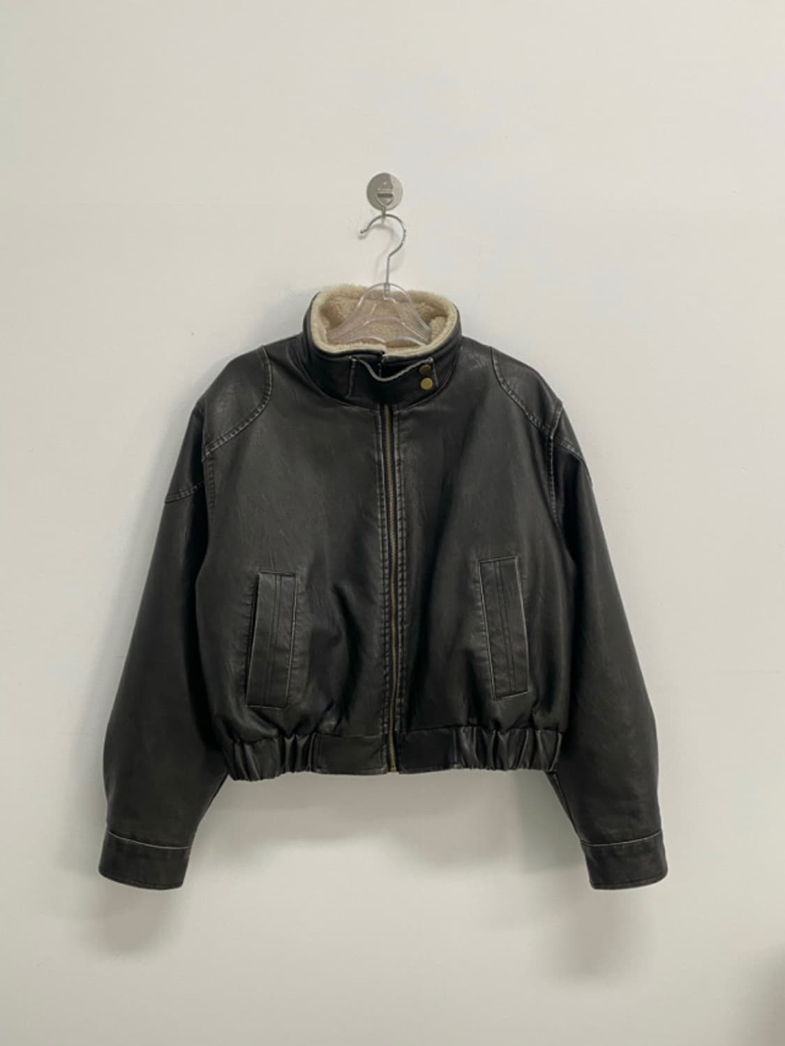 아워캐비넷 유어제이 릿킴 퍼안감 빈티지 레더 무스탕 (2번 시착) 상품이미지4