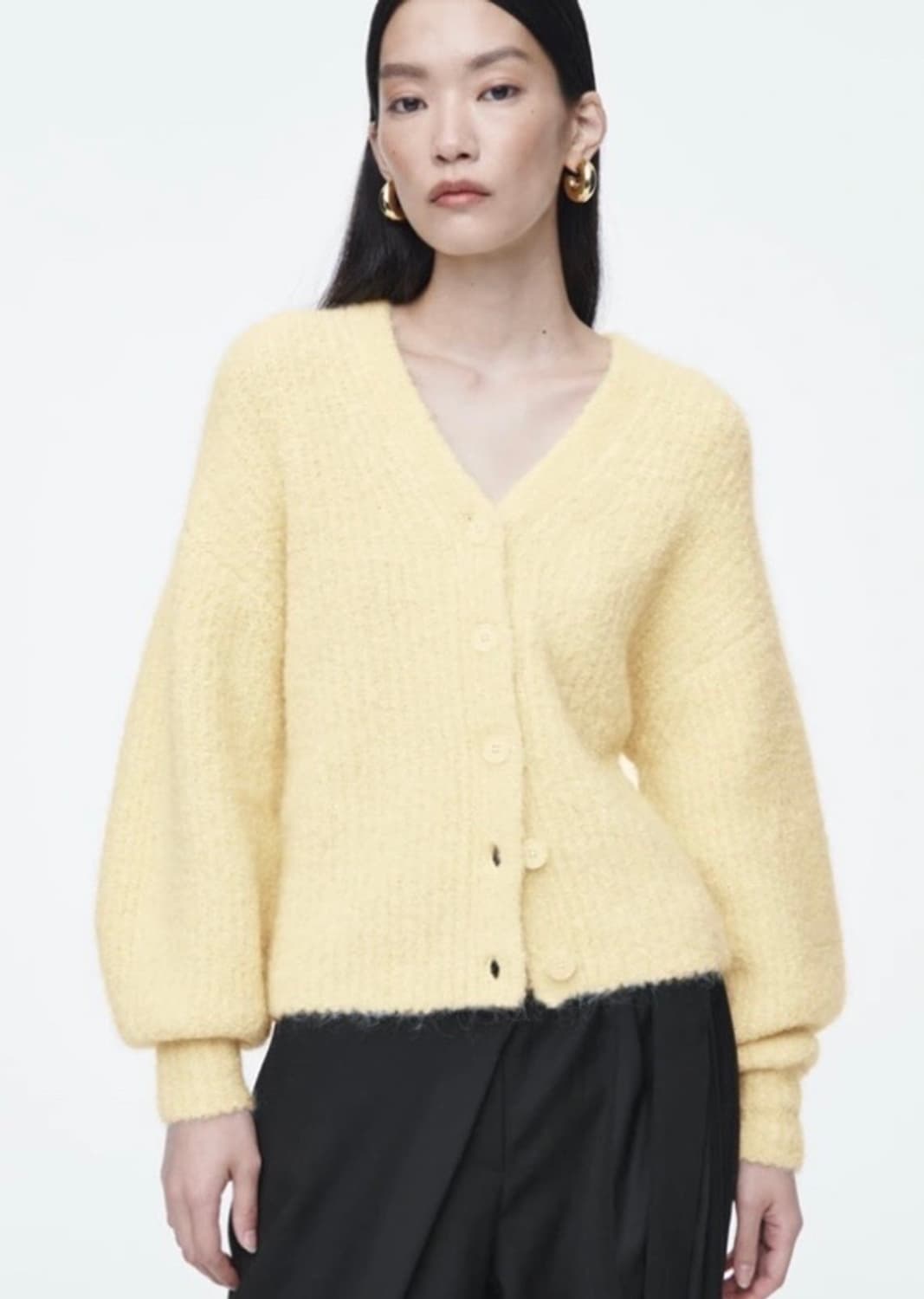 코스(COS) 텍스처드 알파카 블렌드 브이넥 가디건 상품이미지1