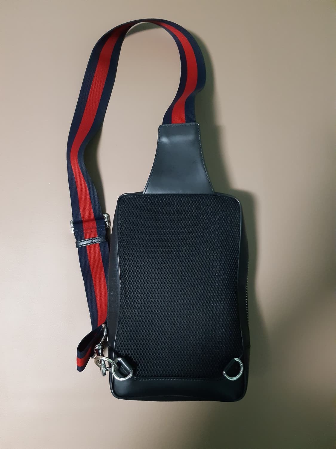 구찌 가방 GG수프림 슬링백팩 상품이미지4