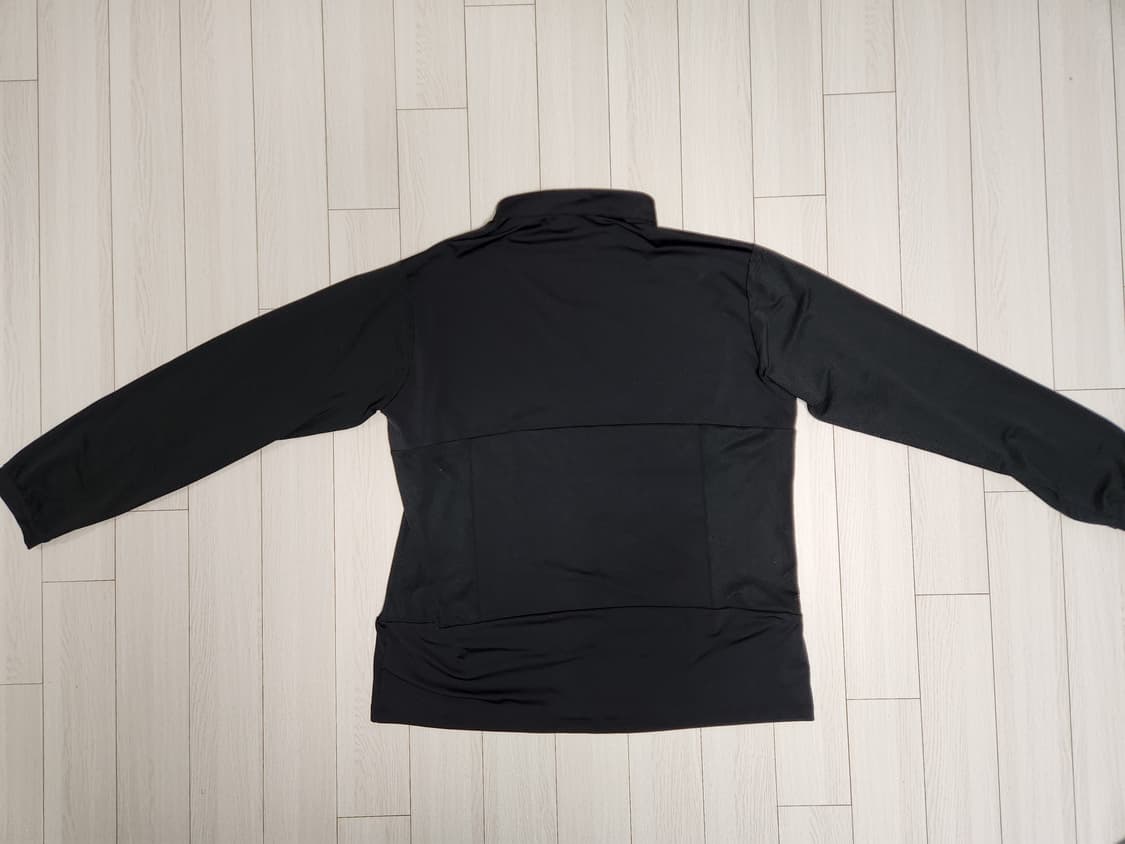 험멜 트레이닝 집업 져지 사이즈110

오염 하자없이 깨끗해요^^

세탁 상품이미지8