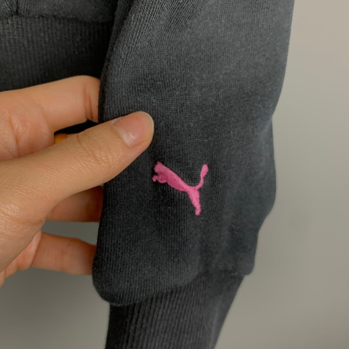 푸마 자수로고 블랙 후드집업 상품이미지5