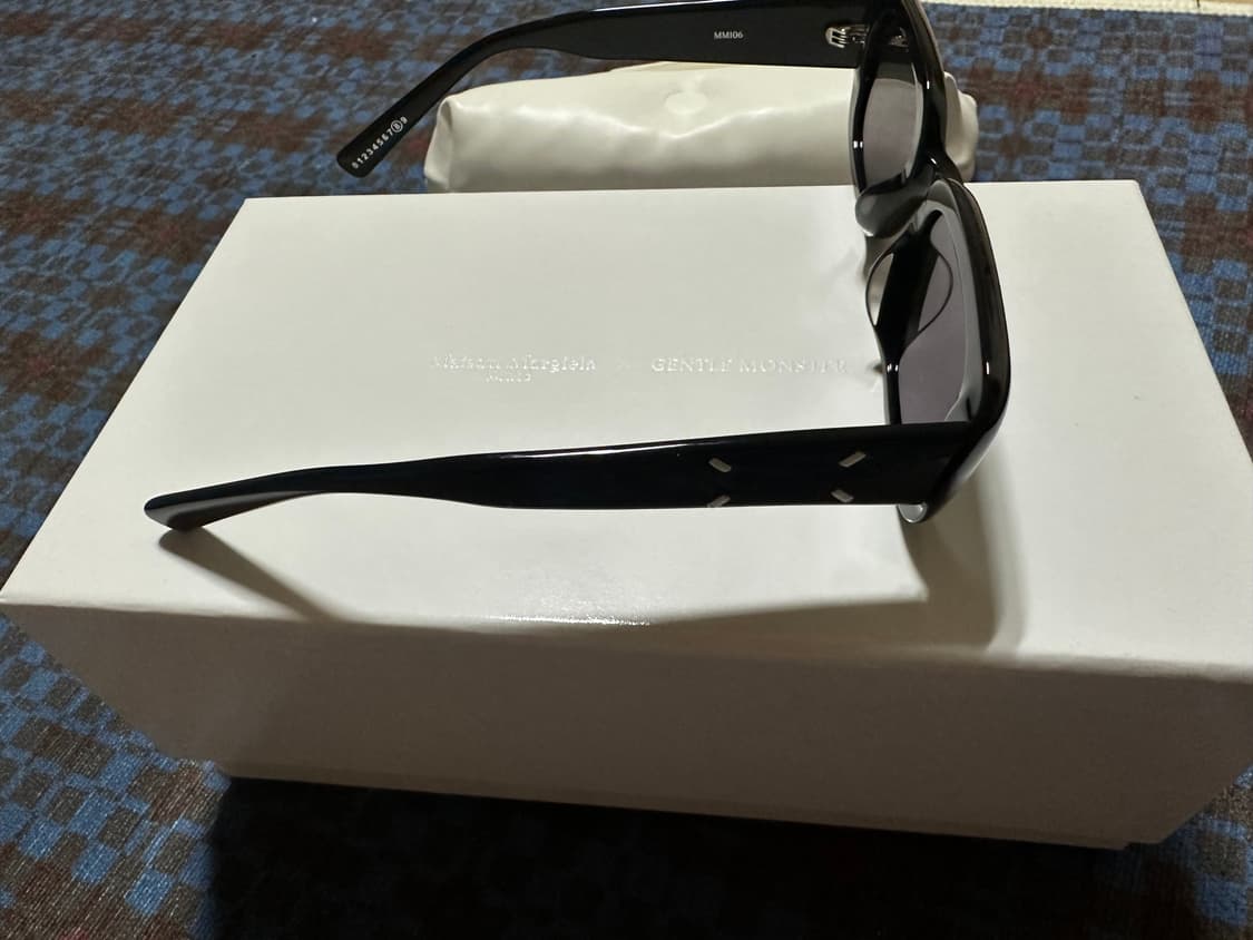 젠틀 몬스터 x 메종 마르지엘라 MM106 블랙 블랙 상품이미지2