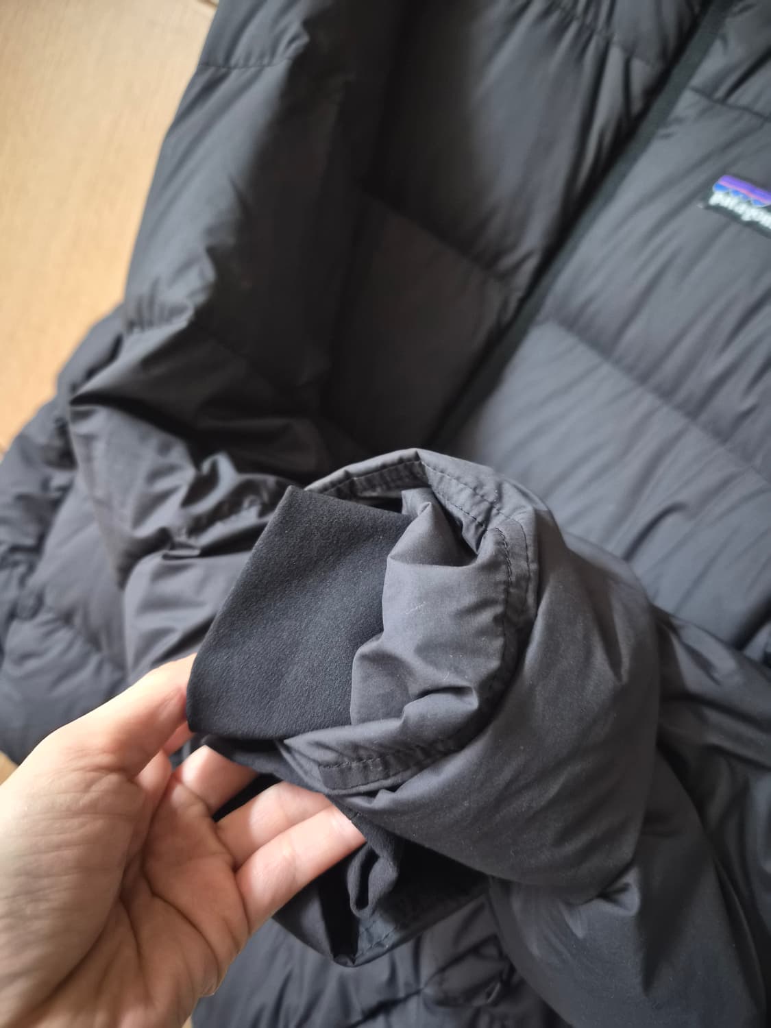 파타고니아 사일런트다운패딩 상품이미지5