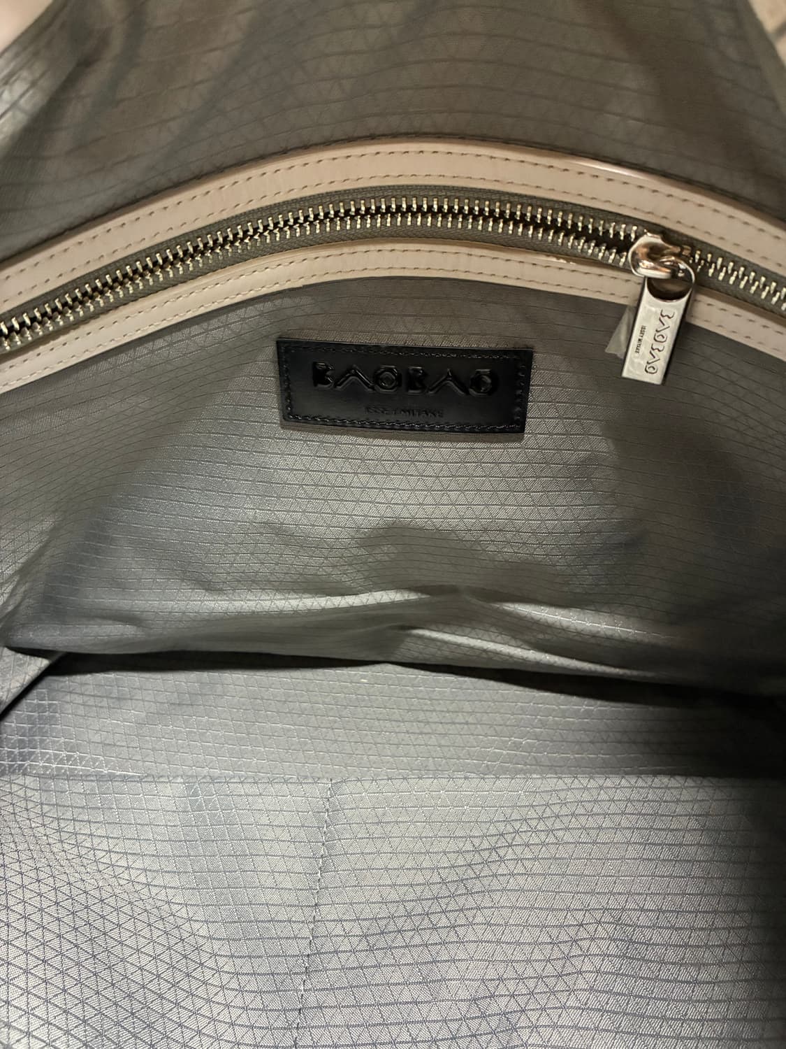 바오바오 루센트 토트백 정품 급처 상품이미지3