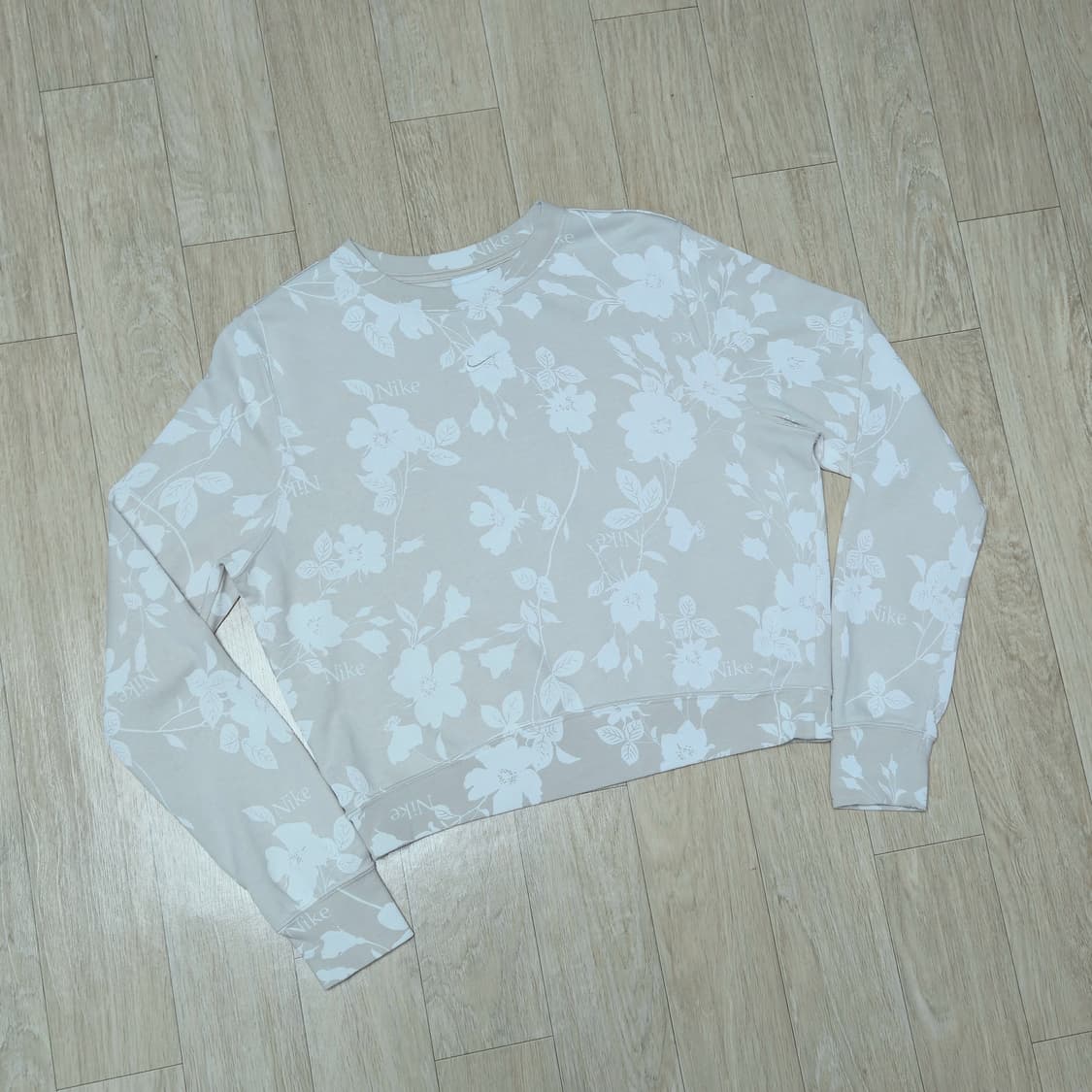 L) 연베이지 나이키 크롭 플라워 맨투맨 상품이미지3