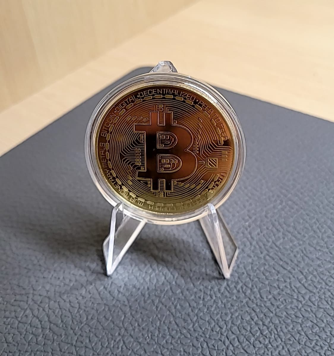 비트코인 주화 4개 + 아크릴 받침 1개 상품이미지2