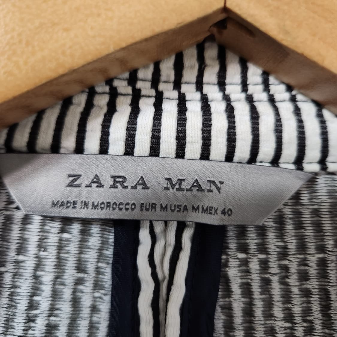 H736 [M] 자라 스트라이프 자켓

 상품이미지2