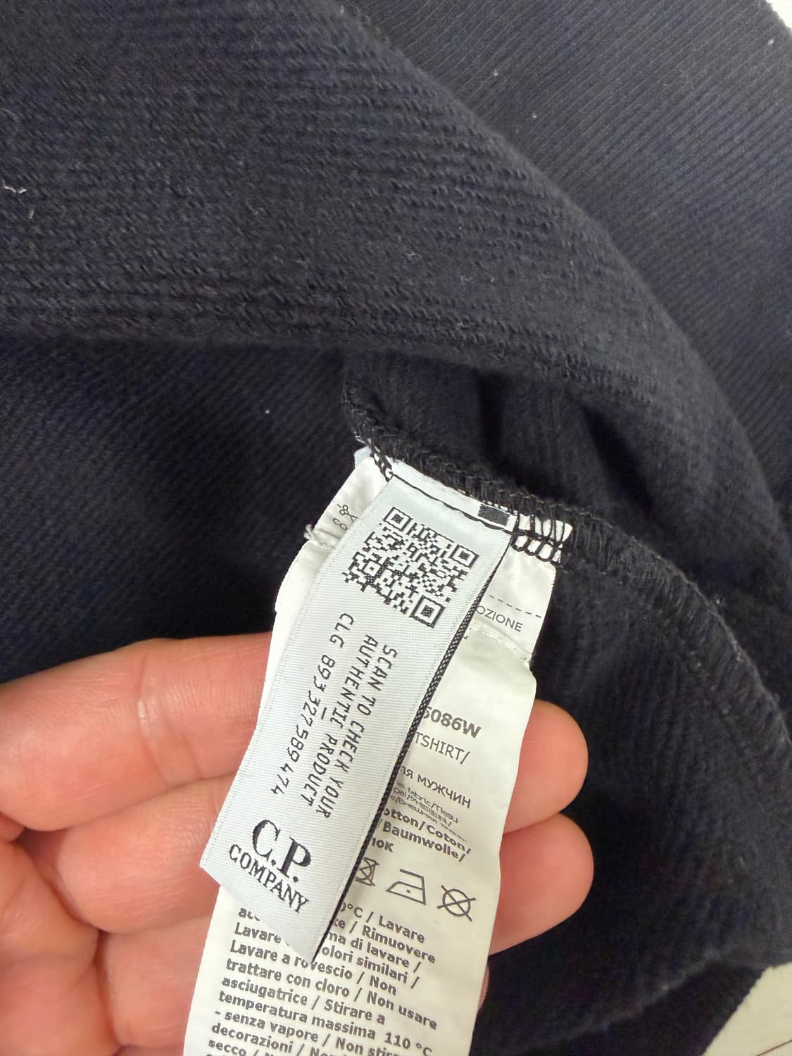 cp컴퍼니 맨투맨 XL 사이즈  상태 9.8/10  사진찍고 절대 안입습 상품이미지5