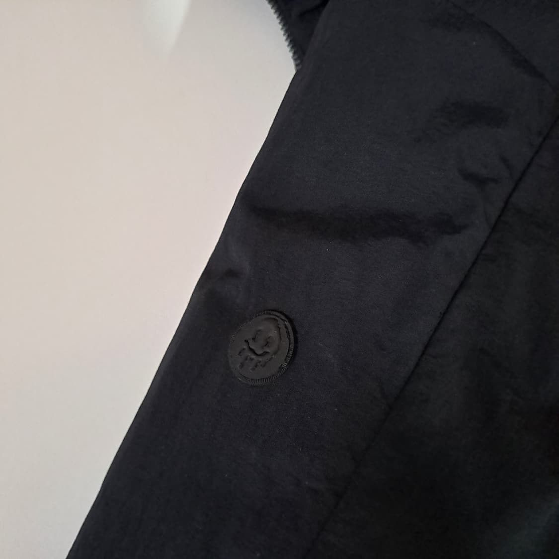 (택포) 22FW 커스텀멜로우 새드스마일 필드 다운 L B4 상품이미지6