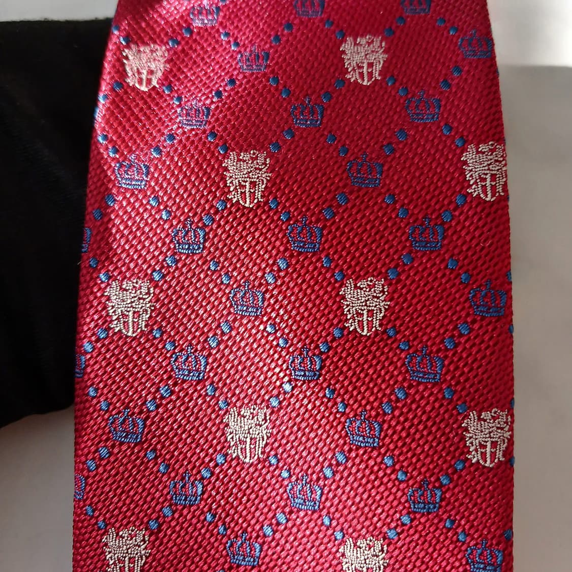 닥스 실크 레드 크라운 패턴 넥타이 8.2cm A+등급 A18963
 상품이미지6