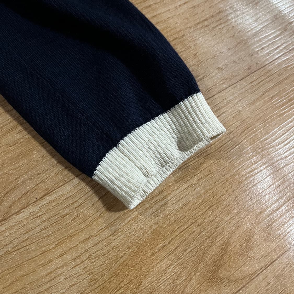 [95] 구찌 꿀벌 브이넥 니트 상품이미지7